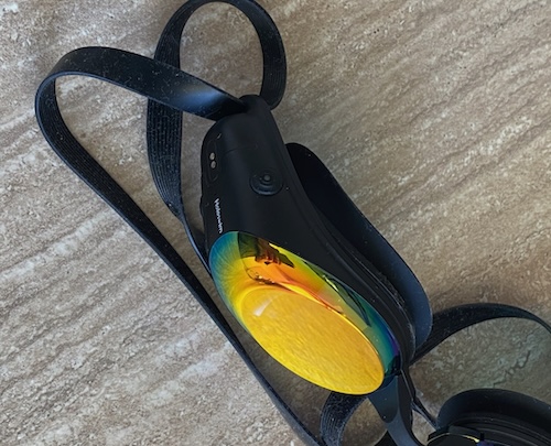 The slim design of the Holoswim 3 Pro