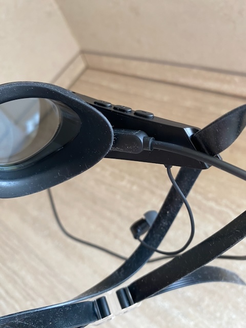 Holoswim SollaWave charging lead attached